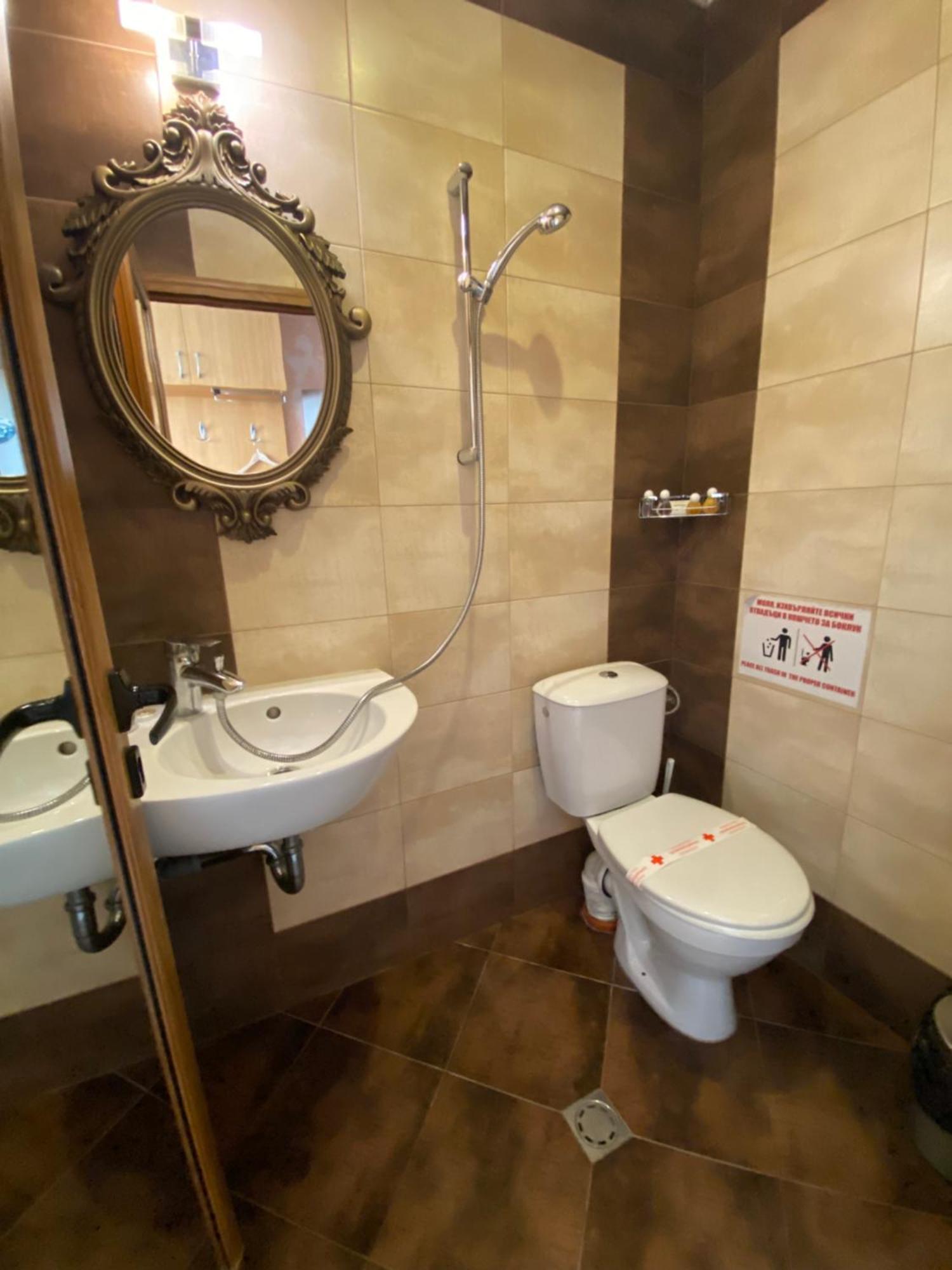 City Hotel Veliko Tărnovo Exteriör bild