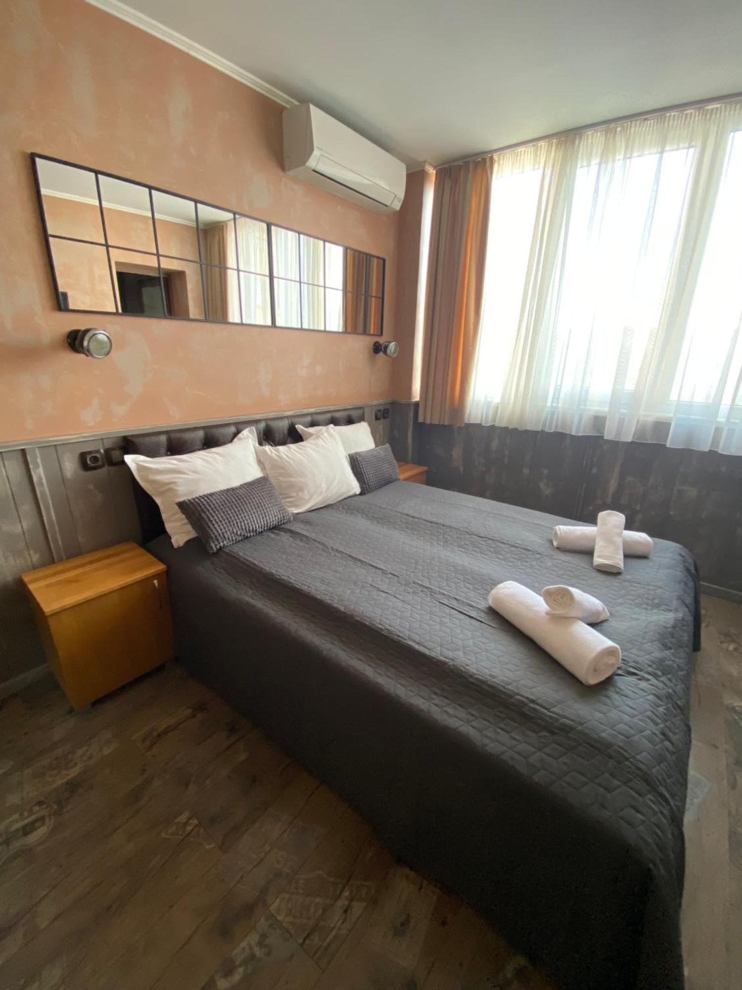 City Hotel Veliko Tărnovo Exteriör bild