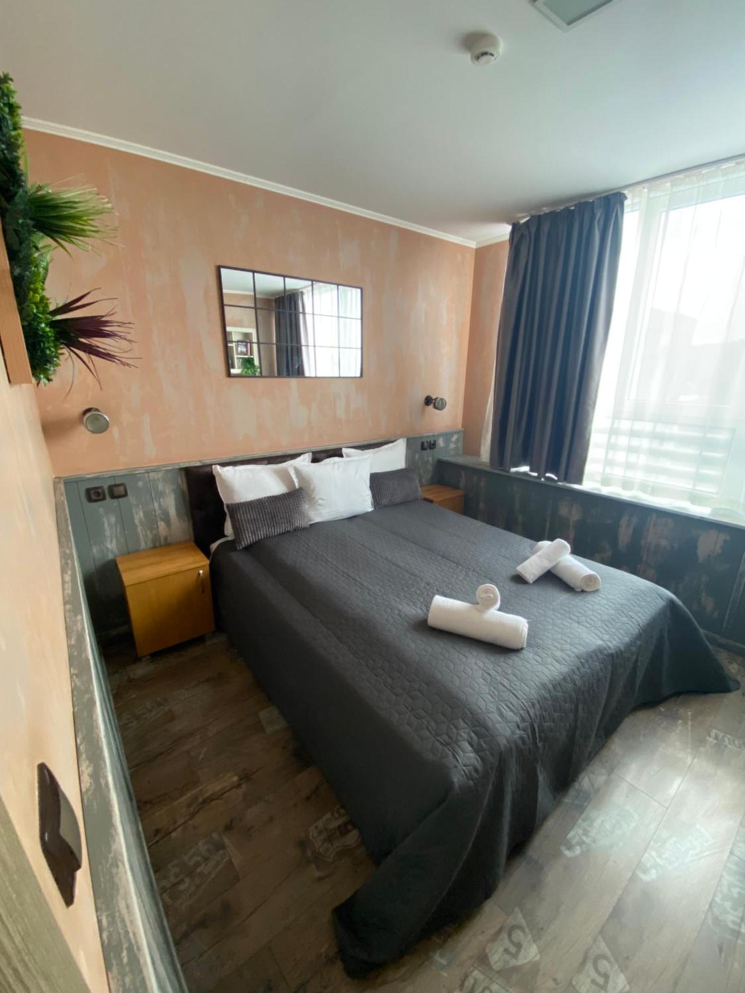 City Hotel Veliko Tărnovo Exteriör bild